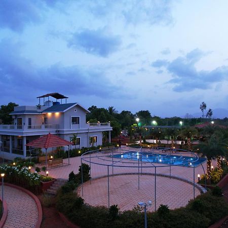 Ekostay Gold Palm Estate I Cricket Turf I Rain Dance I 2 Acre Property Karjat Exteriér fotografie