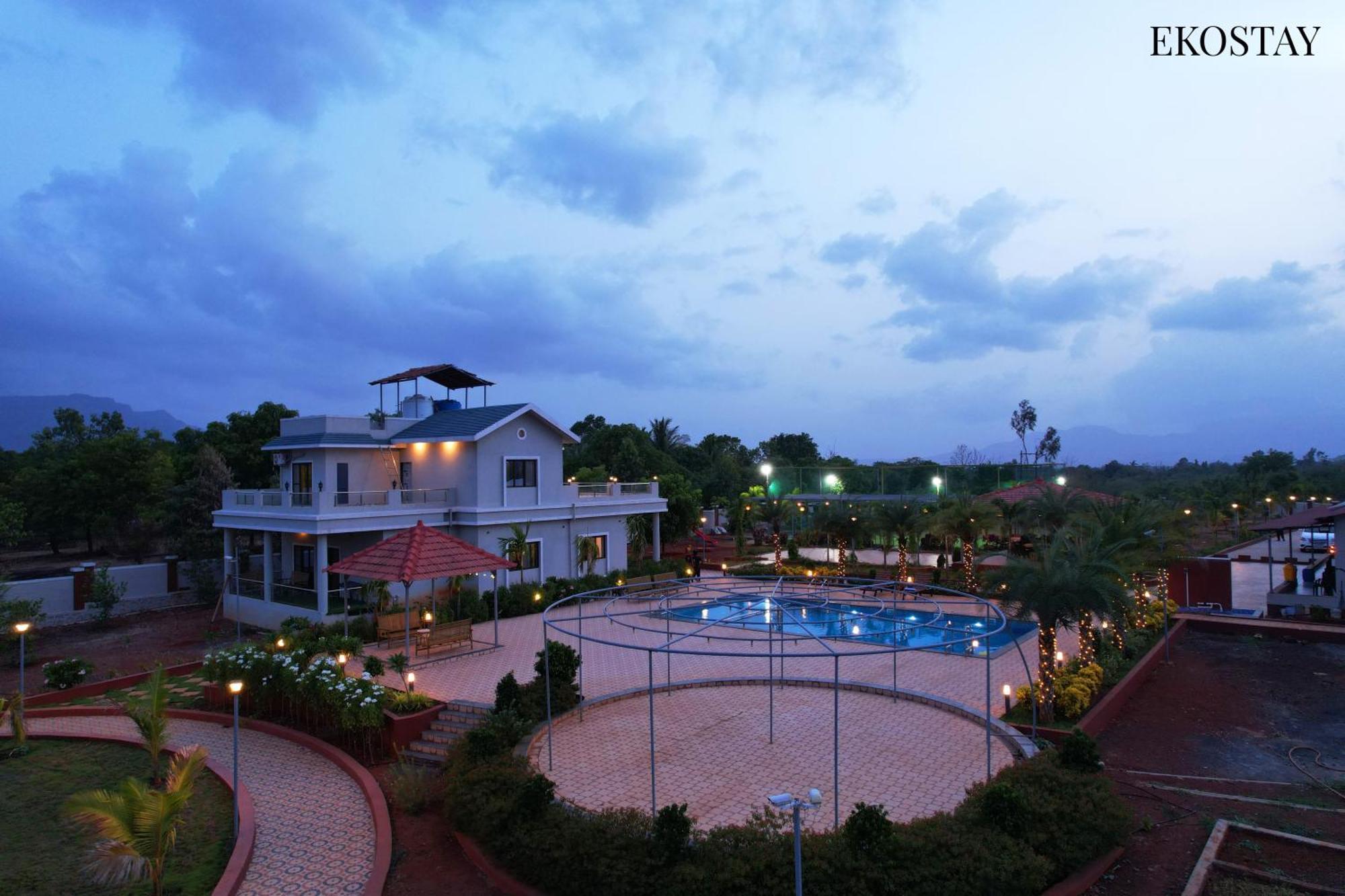 Ekostay Gold Palm Estate I Cricket Turf I Rain Dance I 2 Acre Property Karjat Exteriér fotografie