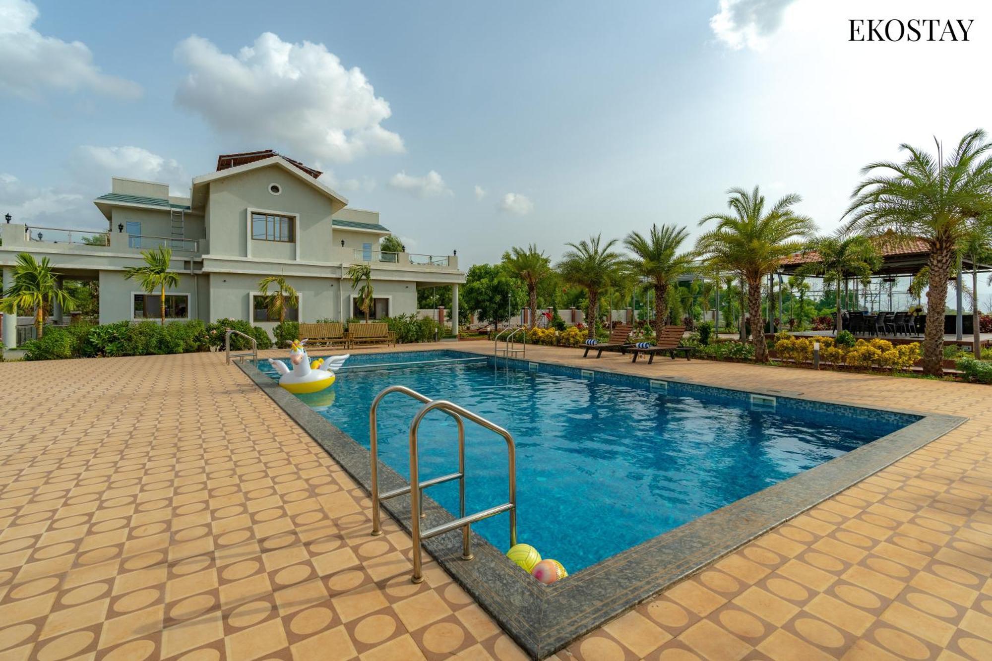 Ekostay Gold Palm Estate I Cricket Turf I Rain Dance I 2 Acre Property Karjat Exteriér fotografie