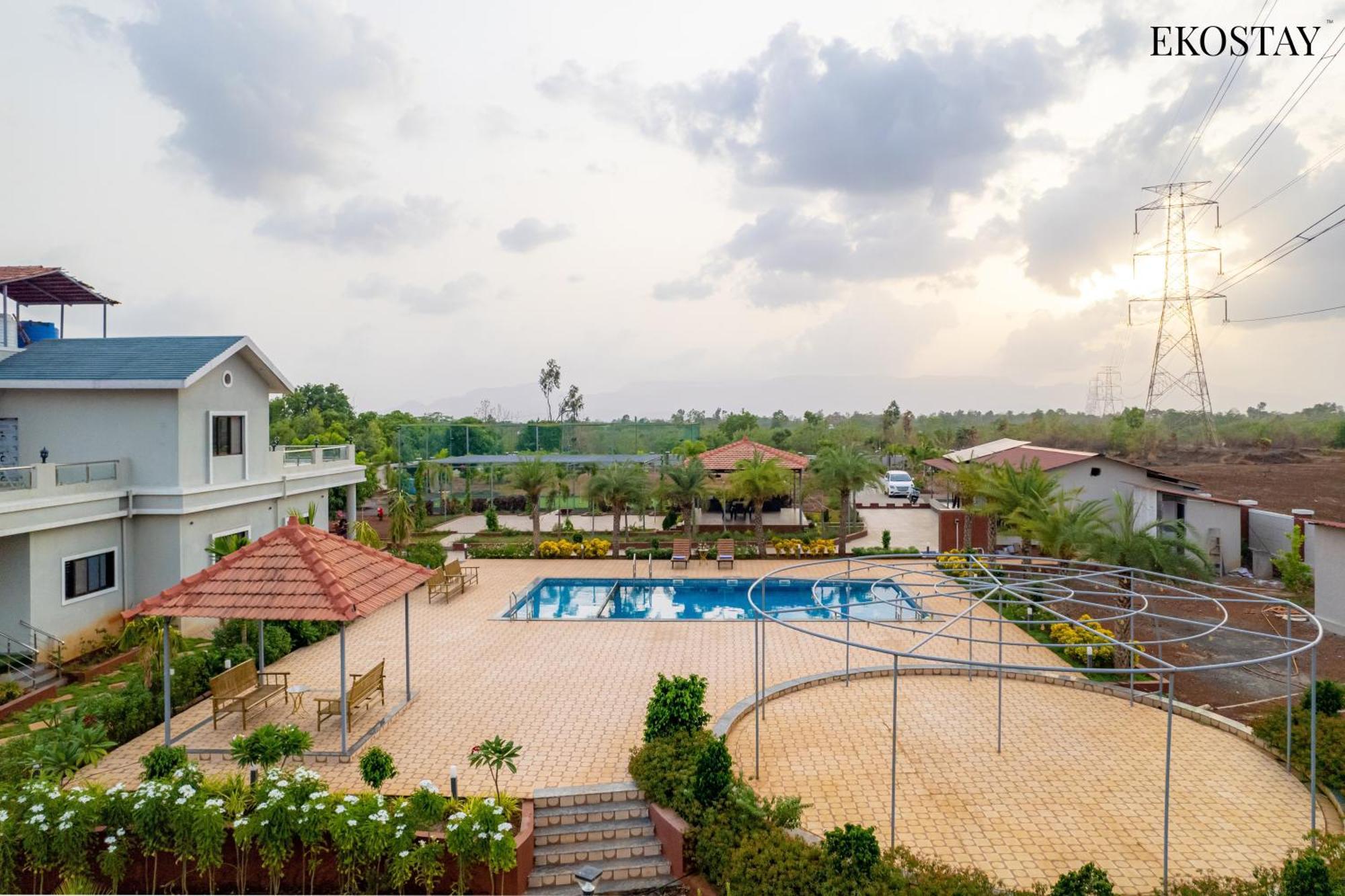 Ekostay Gold Palm Estate I Cricket Turf I Rain Dance I 2 Acre Property Karjat Exteriér fotografie