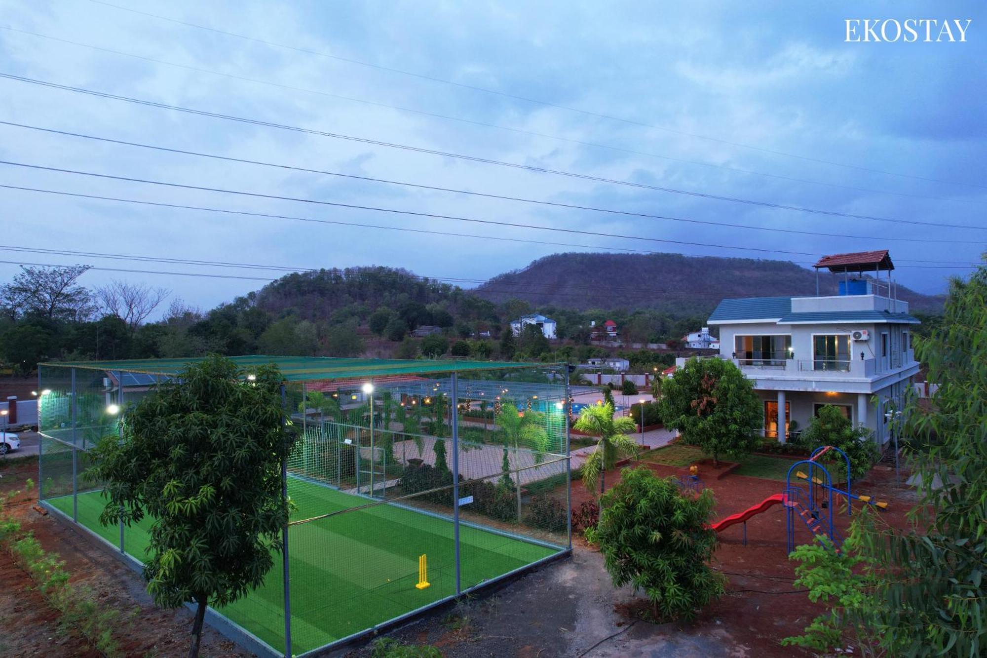 Ekostay Gold Palm Estate I Cricket Turf I Rain Dance I 2 Acre Property Karjat Exteriér fotografie